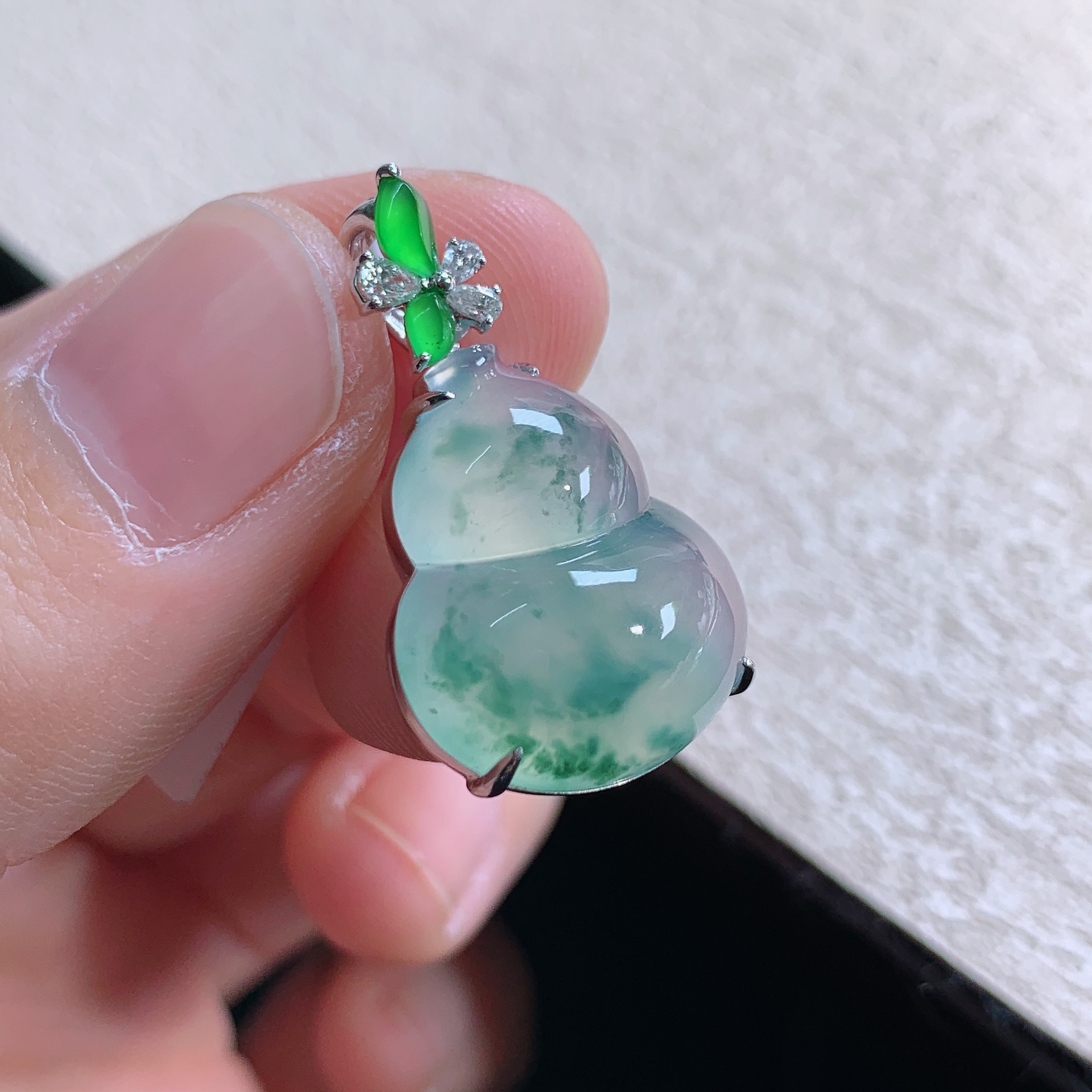 缅甸天然翡翠A货老坑冰种飘花葫芦吊坠精品挂坠29.2*17.4*8.2