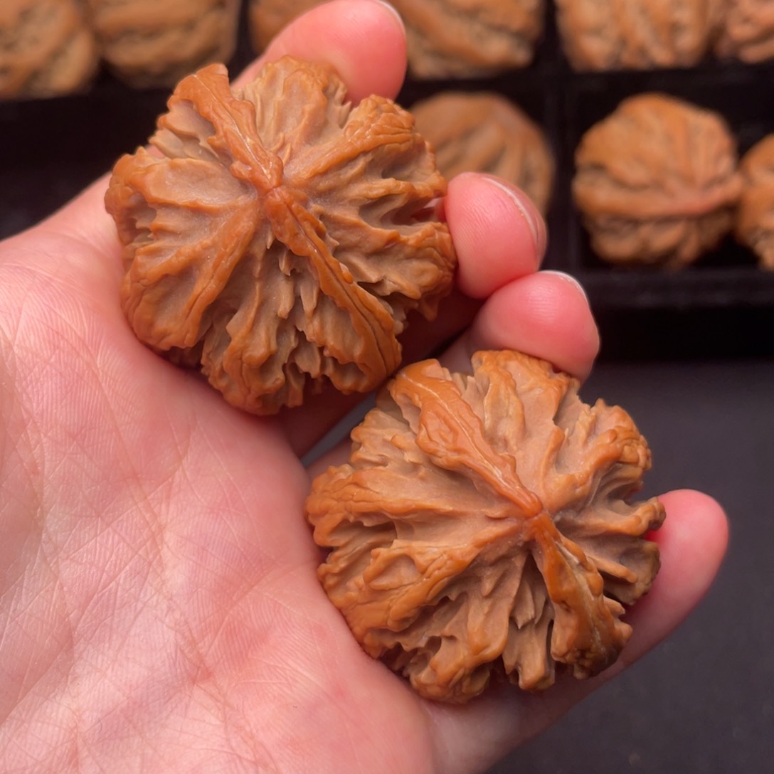 文玩核桃吊坠秦岭野生文玩核桃