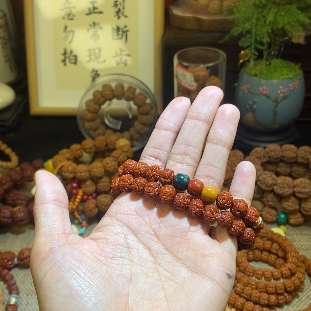 金刚菩提吊坠95玉化双圈红绿珠款