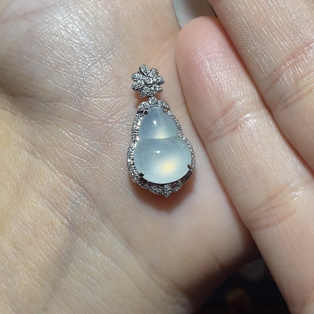 吊坠(不含链)18K金镶嵌翡翠