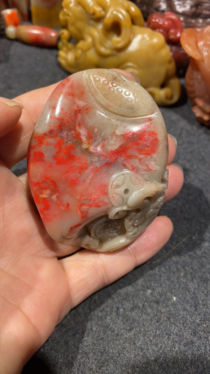 巴林石：巴林鸡血手把件