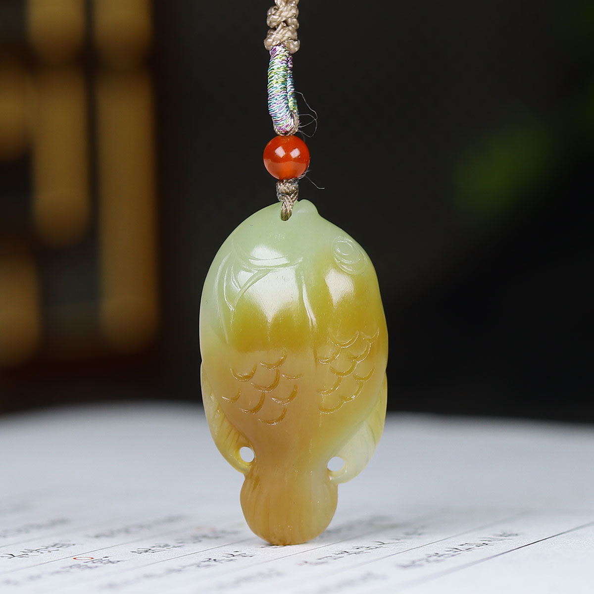 121967和田玉糖白玉小鱼挂件