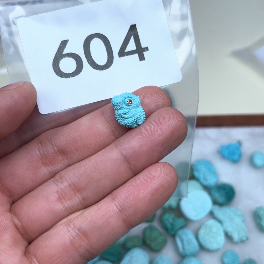 秋***秋绿松石未镶嵌珠宝奇石