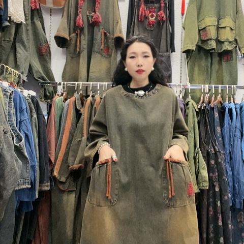 刺绣招财猫牛仔盘扣飘带裙，炒色