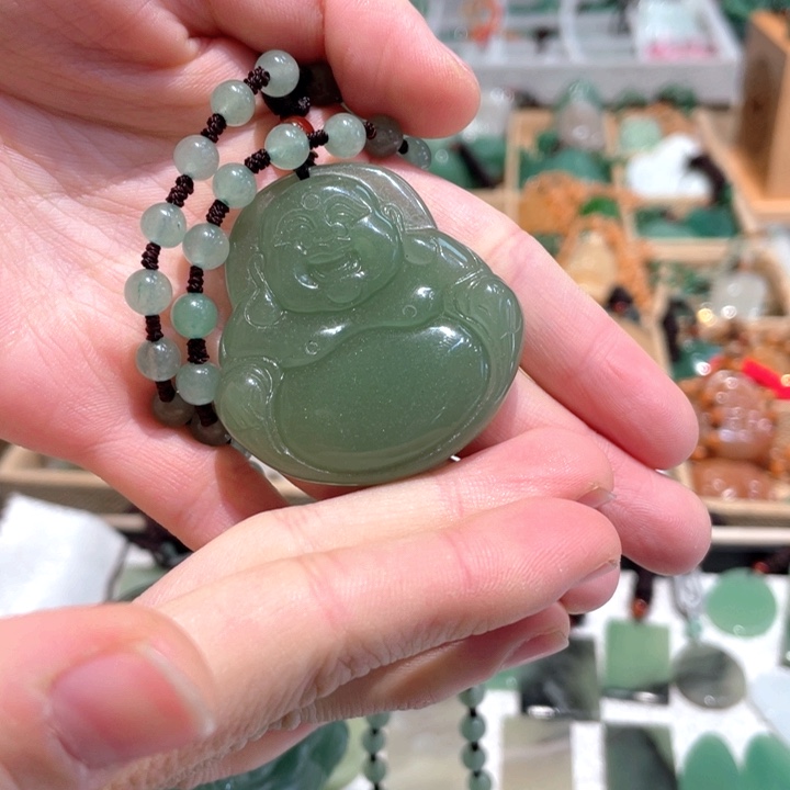 石英质玉未镶嵌颈饰