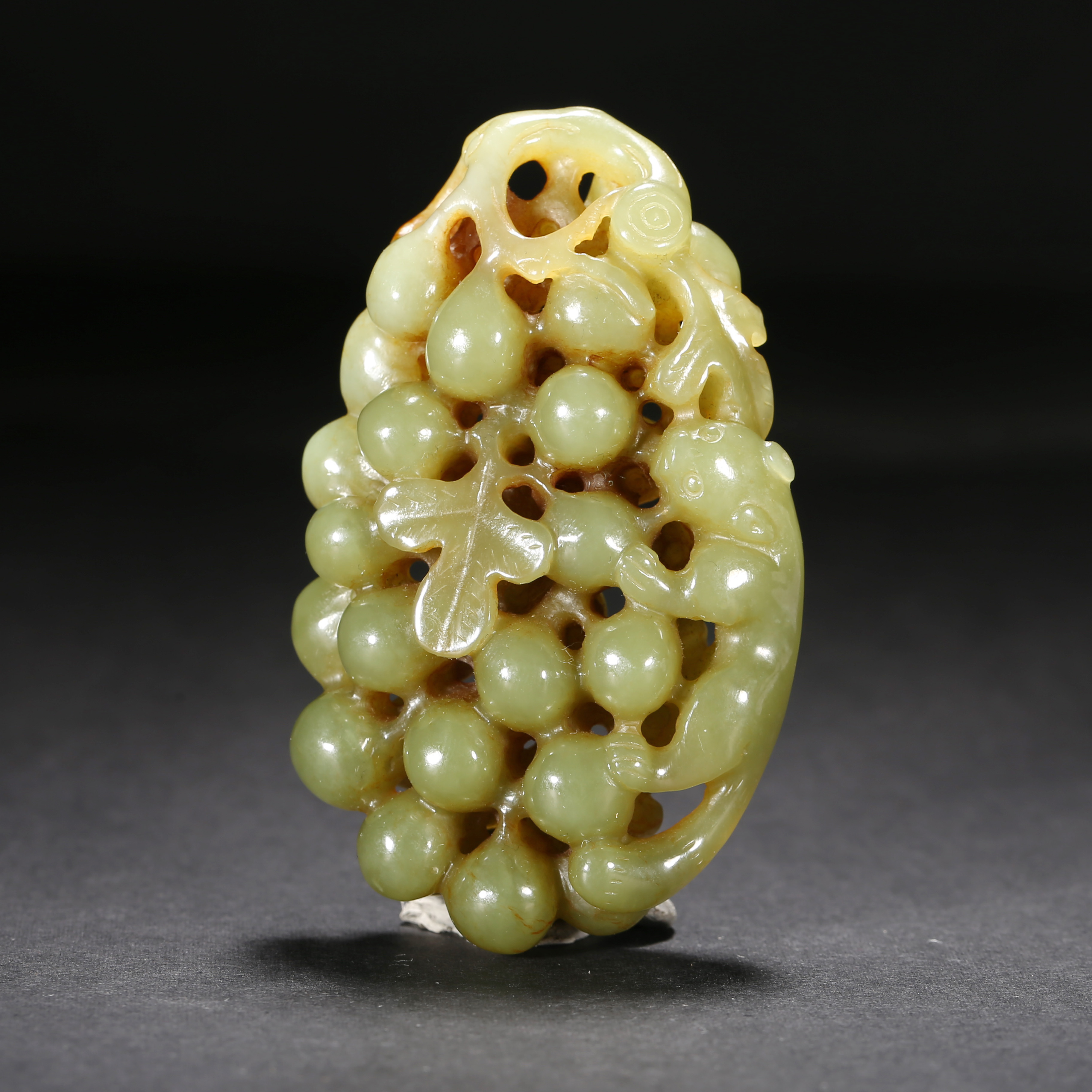 清代*黄玉松鼠葡萄手把件/13LGR3696/和田玉【北京文博】