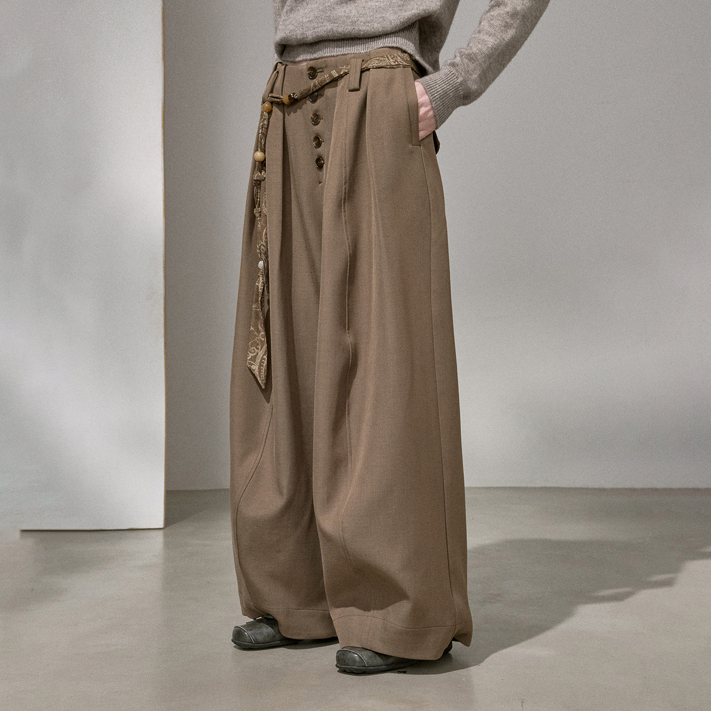 DIDDI MODA纽扣打褶休闲裤宽松直筒纯色垂感工装裤2025新款冬