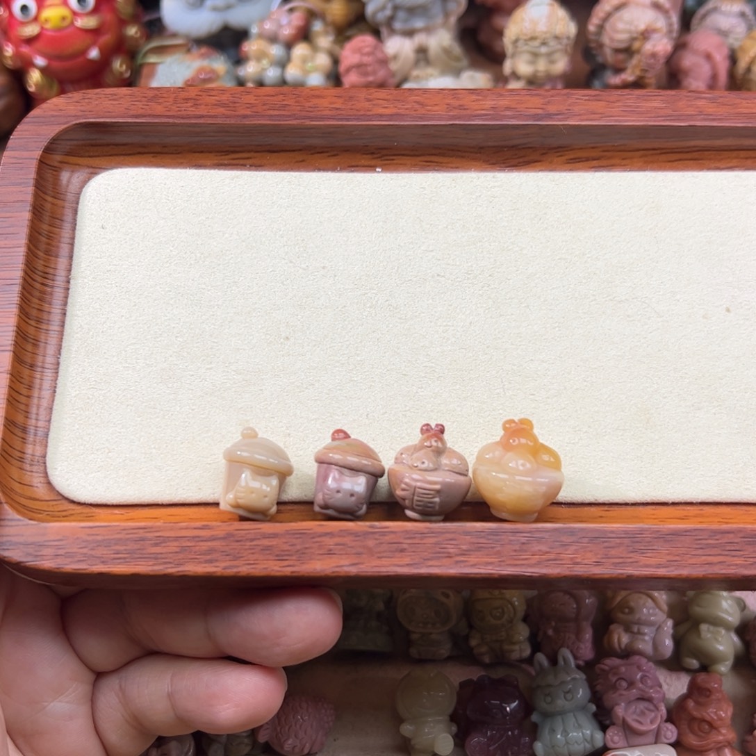 夏***味石英质玉未镶嵌珠宝奇石