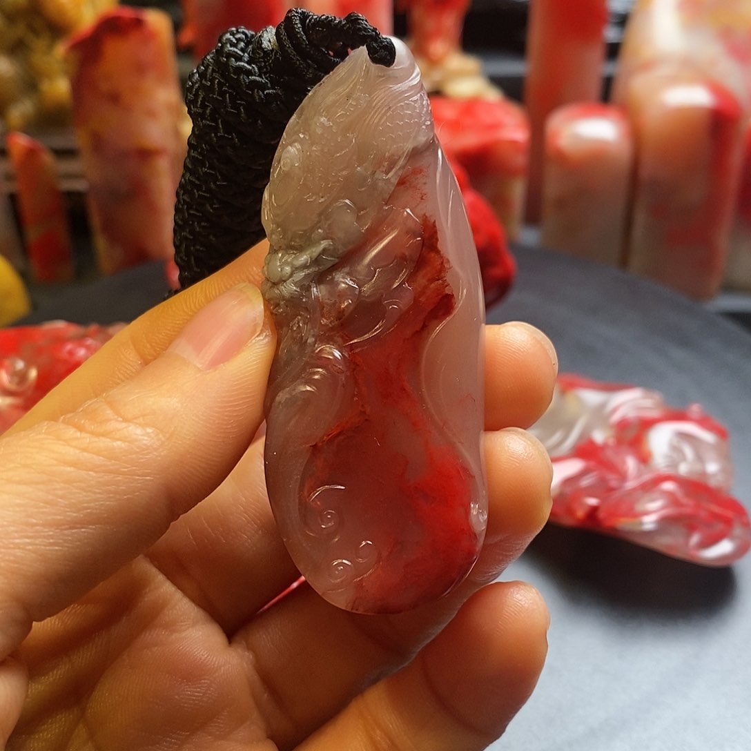 巴林鸡血石血色浓鲜