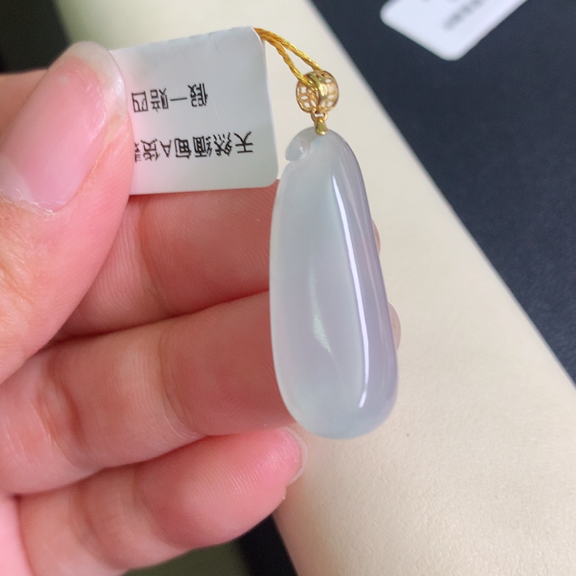 【闪购商品】翡翠颈饰18K金镶嵌瓜