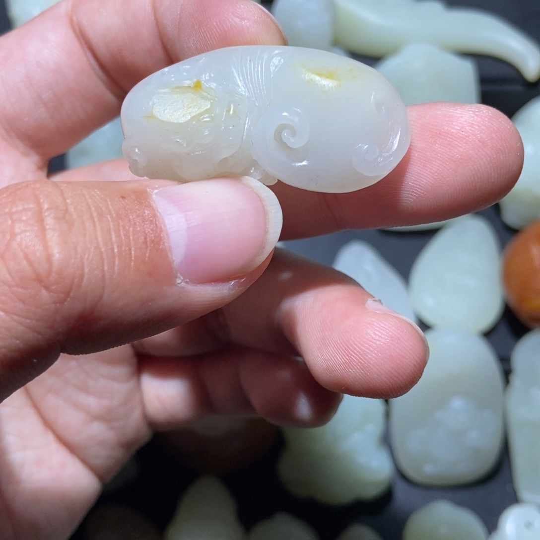 和田玉未镶嵌颈饰