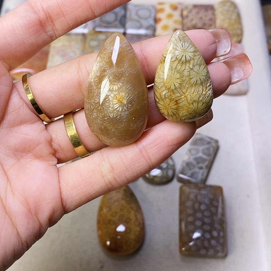 合金颈饰硅化玉千*