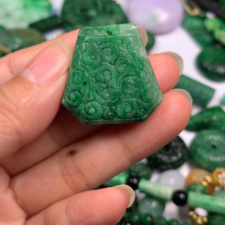 翡翠未镶嵌颈饰翡翠