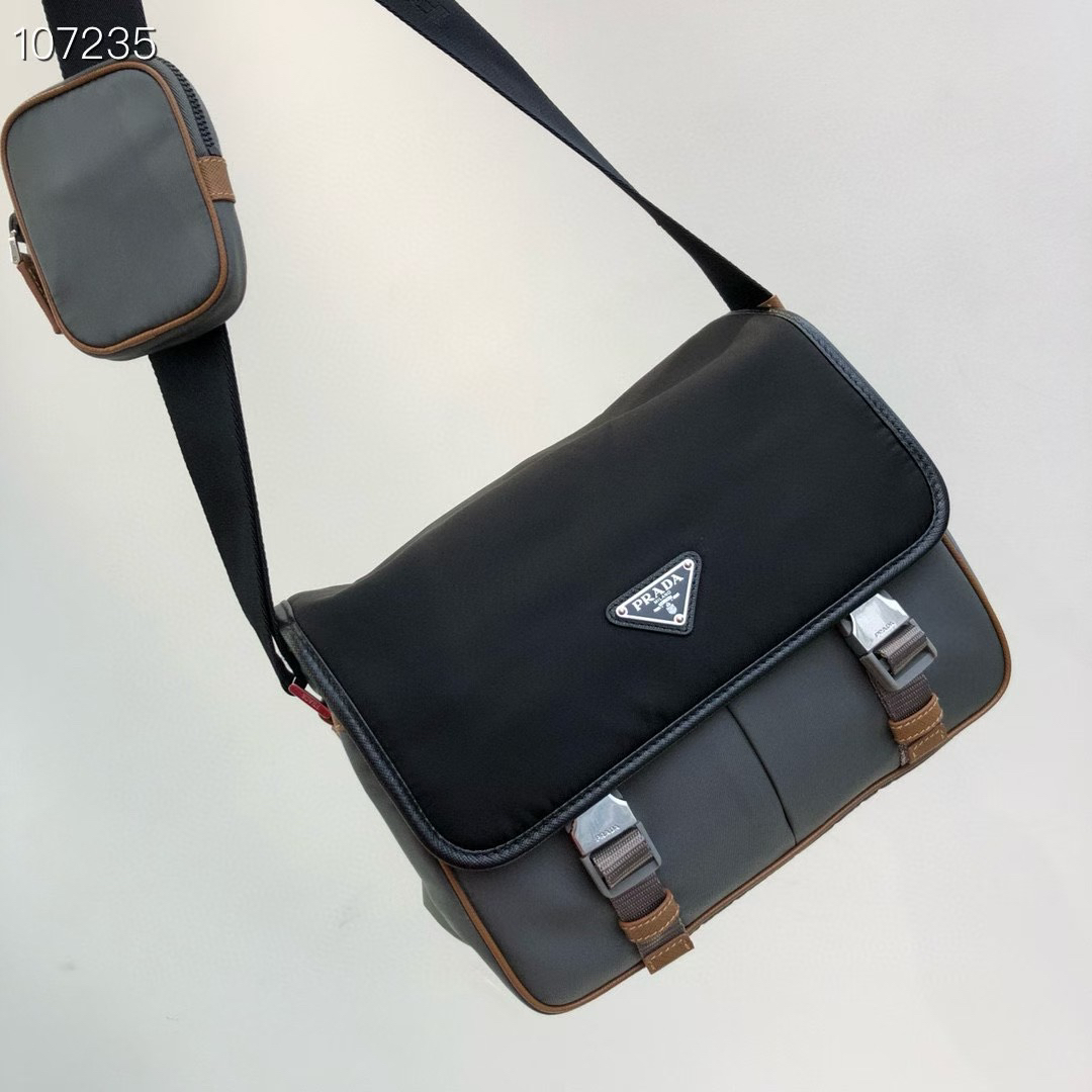 99新 Prada/普拉达 邮差包挎包斜跨包磨砂复古包盖式
