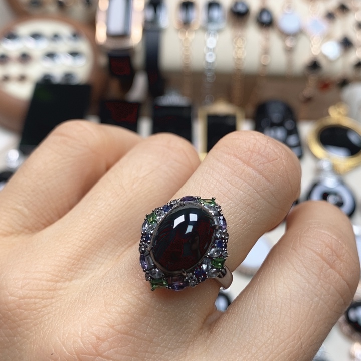 翡翠18K金镶嵌耳饰