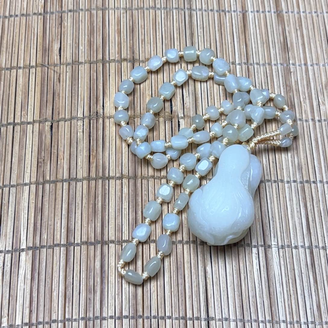 未镶嵌和田玉挂件剑*