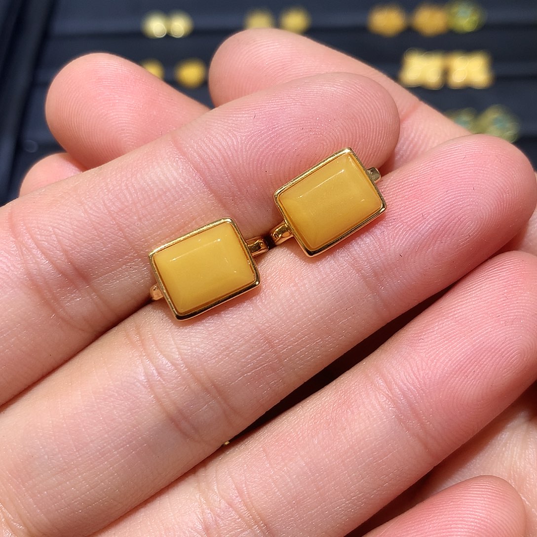 琥珀银S925镶嵌耳饰大**泽