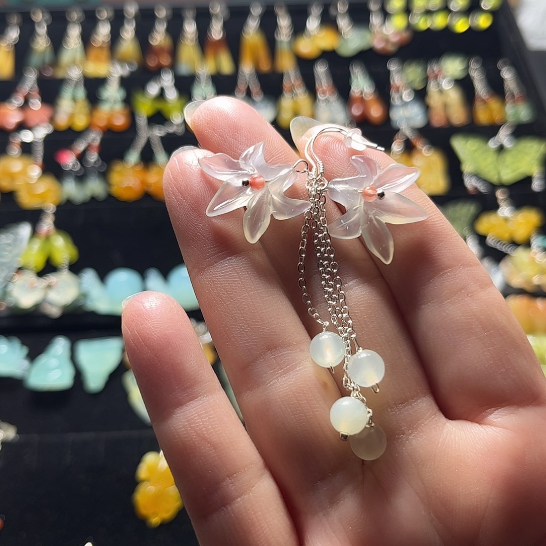 念***兮蛇纹石玉未镶嵌耳饰