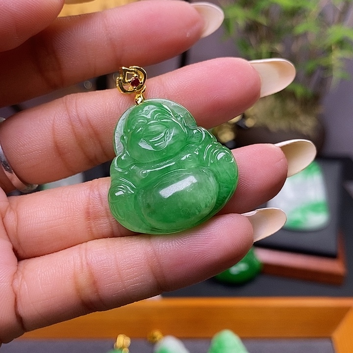 翡翠未镶嵌吊坠(赠链)