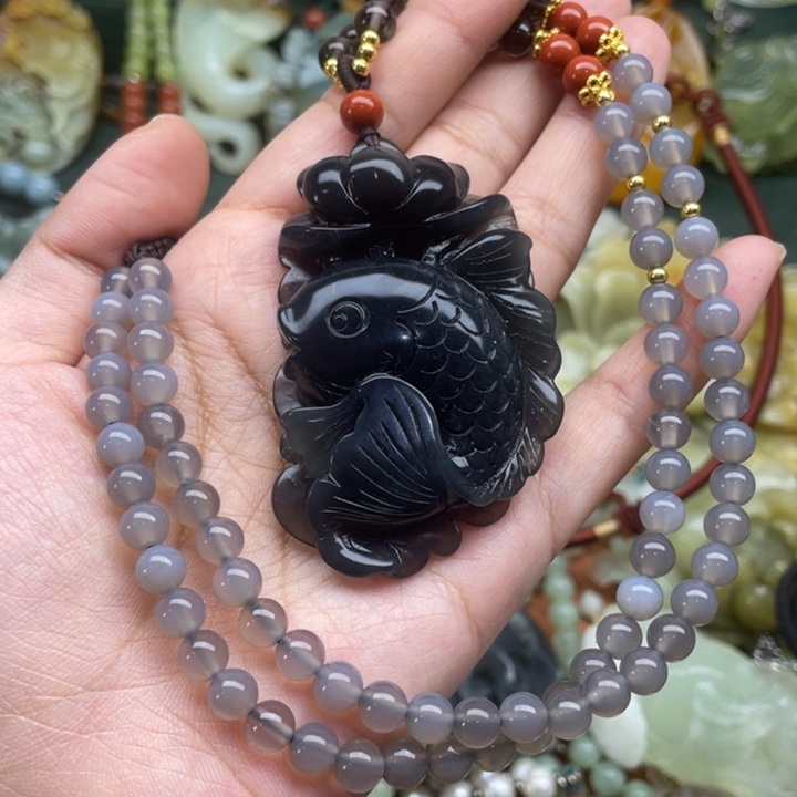 蛇纹石玉吊坠合金