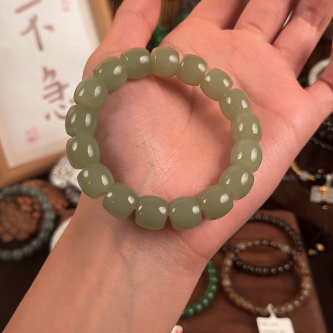 d***沃和田玉未镶嵌笔搁