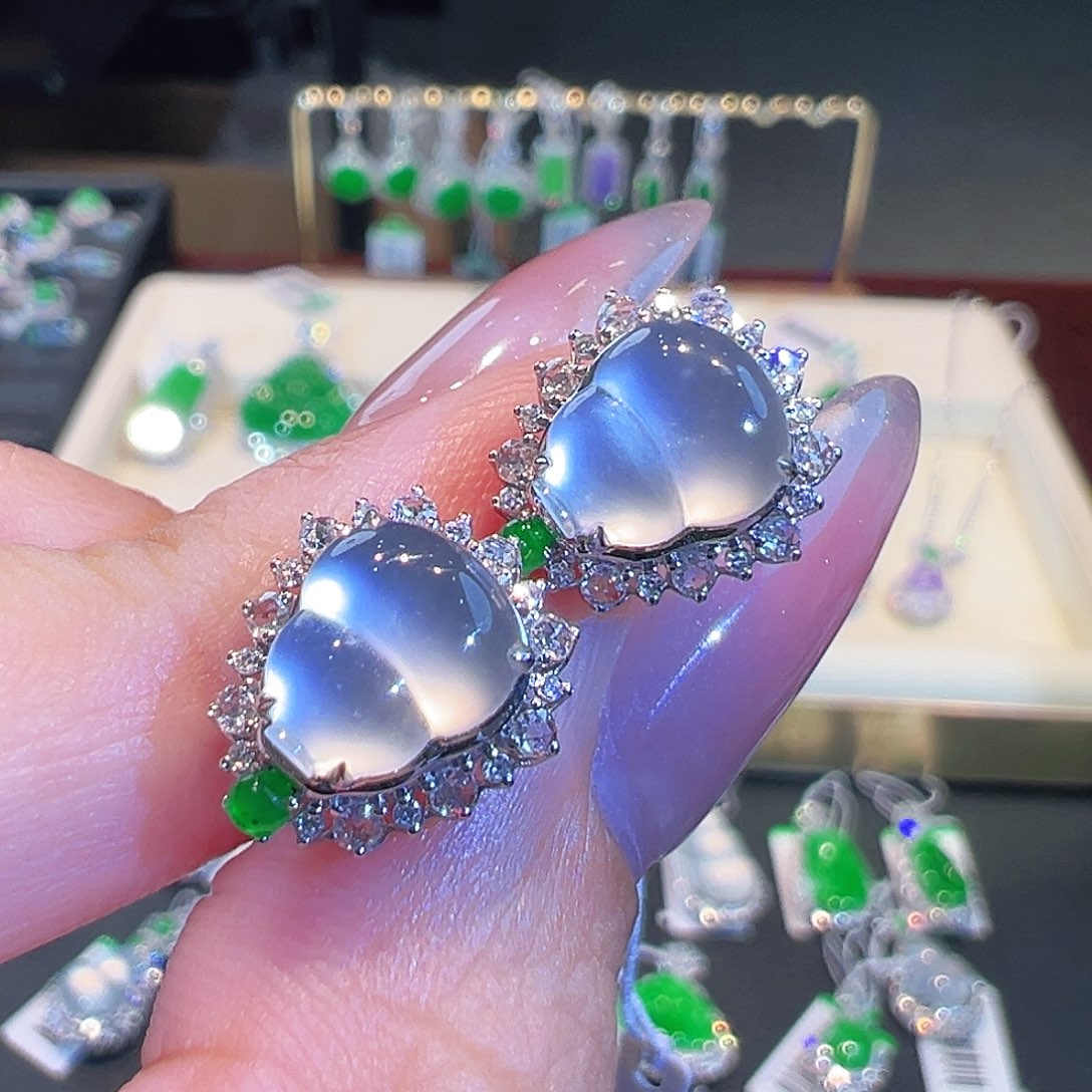 翡翠耳环18K金镶嵌翡翠