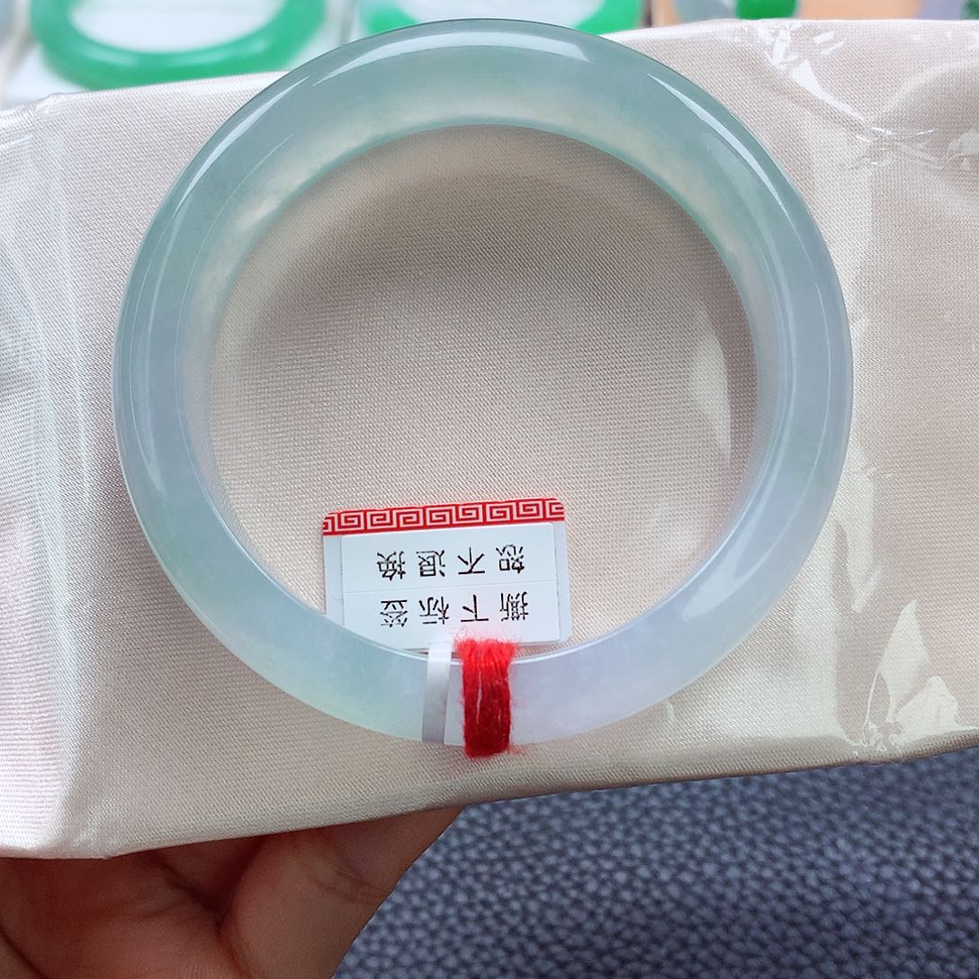 翡翠手镯未镶嵌56.8 冰春彩