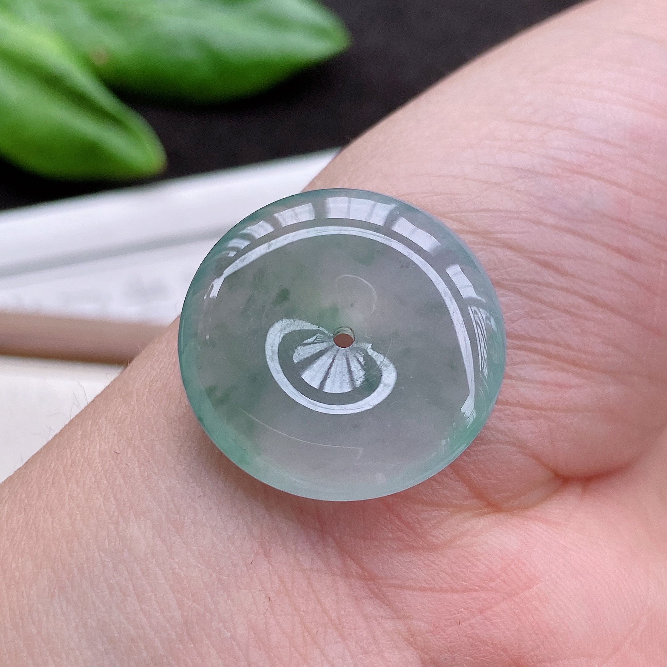 天然翡翠A货冰种水润飘花平安扣