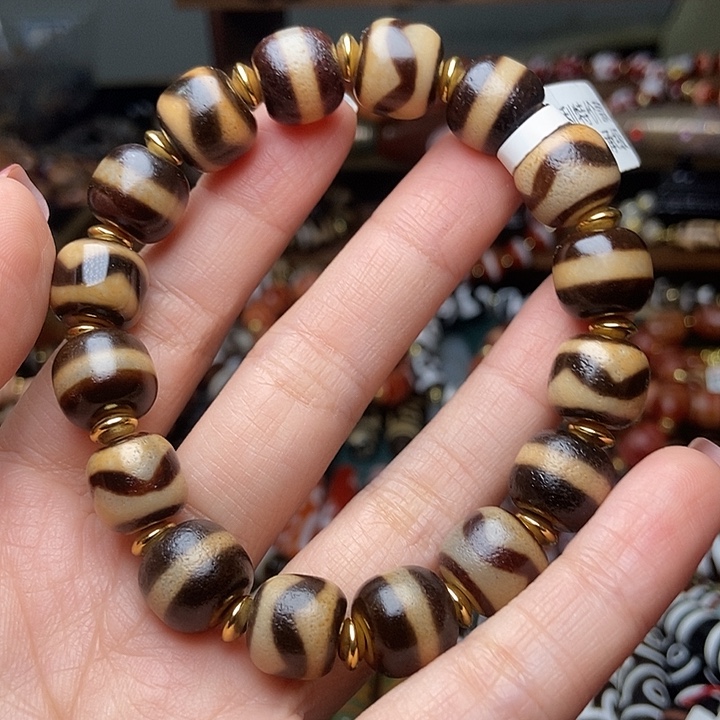 多宝天珠手串一条