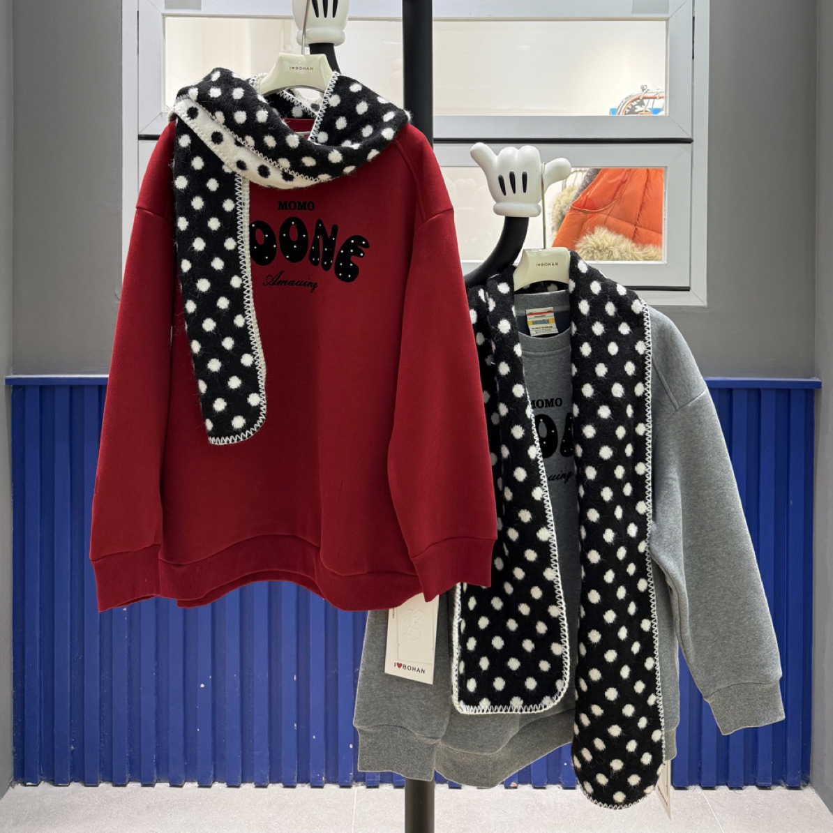 南油BOHAN秀秀家2025冬季新品波点围巾加绒卫衣女