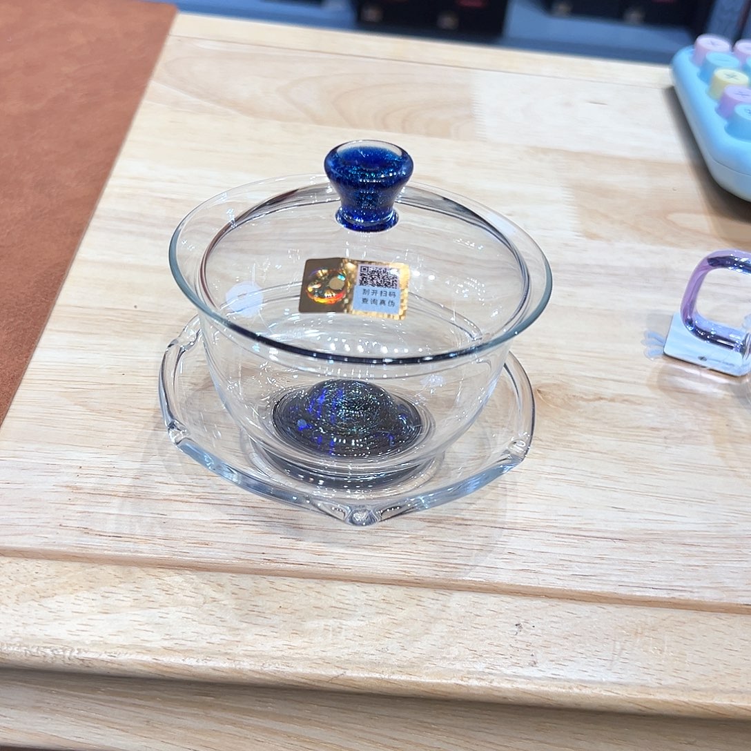 王****禾器斑斓盖碗。      