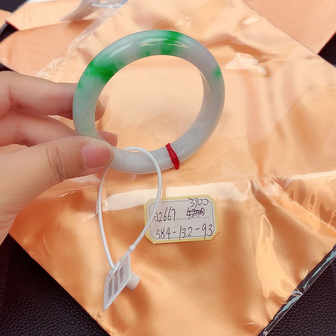 翡翠手镯未镶嵌天然缅甸翡翠A货