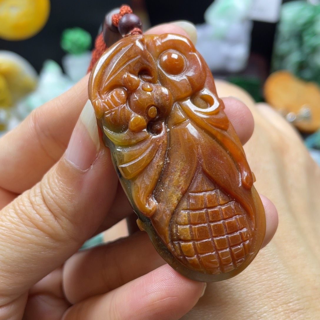 翡翠颈饰未镶嵌牌子