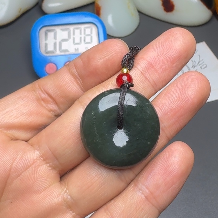 大***洲和田玉（糖玉）未镶嵌颈饰