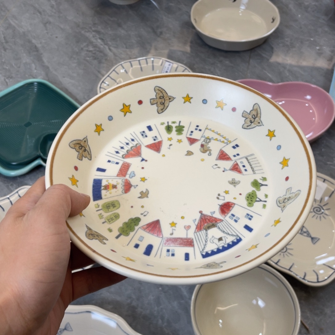 陶瓷微瑕餐具介意勿拍，满18飞！