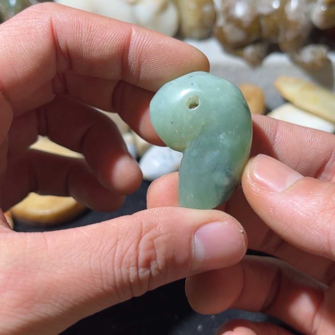 和田玉未镶嵌挂件