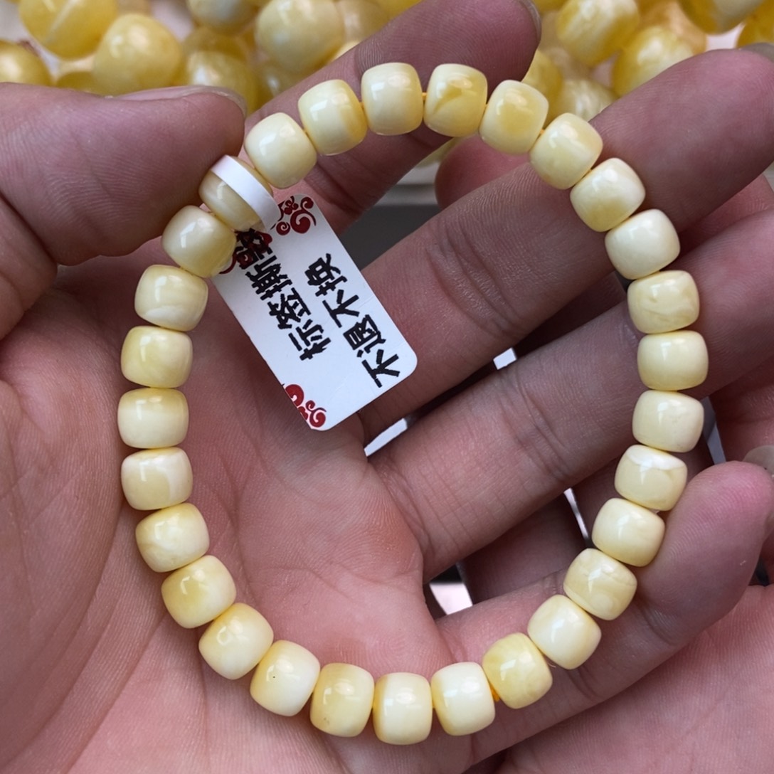 未镶嵌琥珀珠宝奇石1