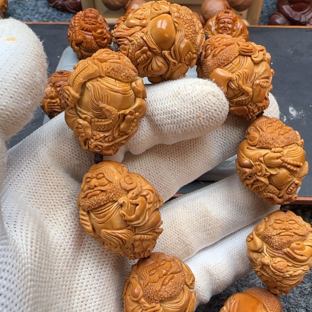 乌***亚橄榄核吊坠……………………