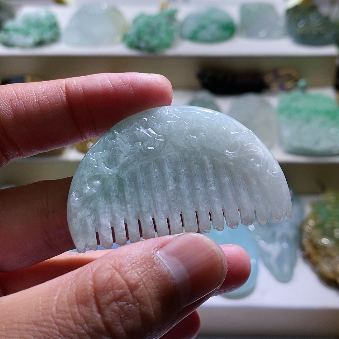 【闪购商品】翡翠颈饰未镶嵌梳子