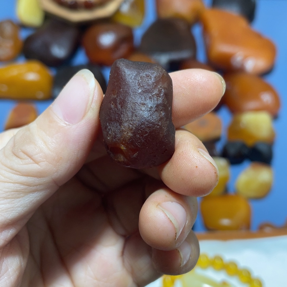 定制蜜蜡未镶嵌全皮随形