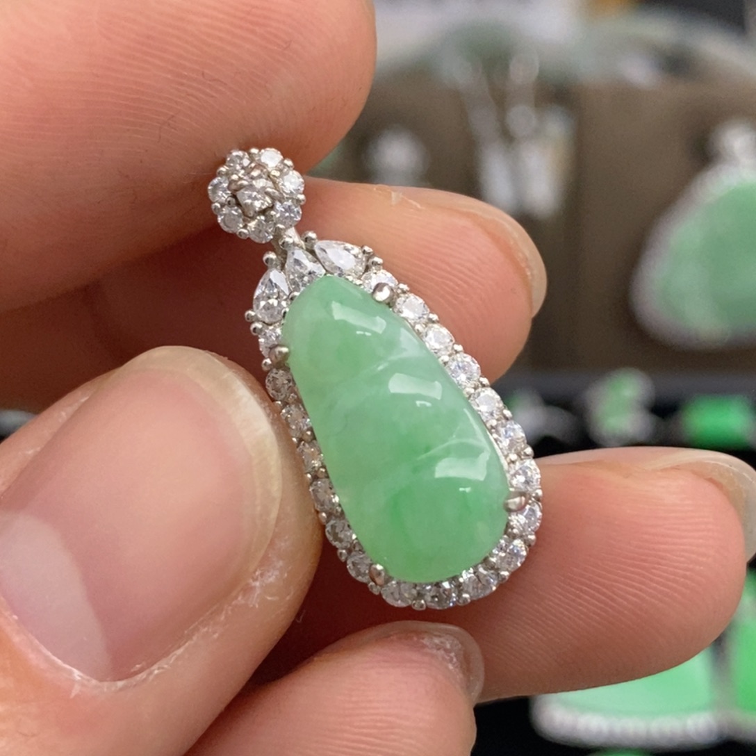 翡翠颈饰银S925镶嵌天然翡翠