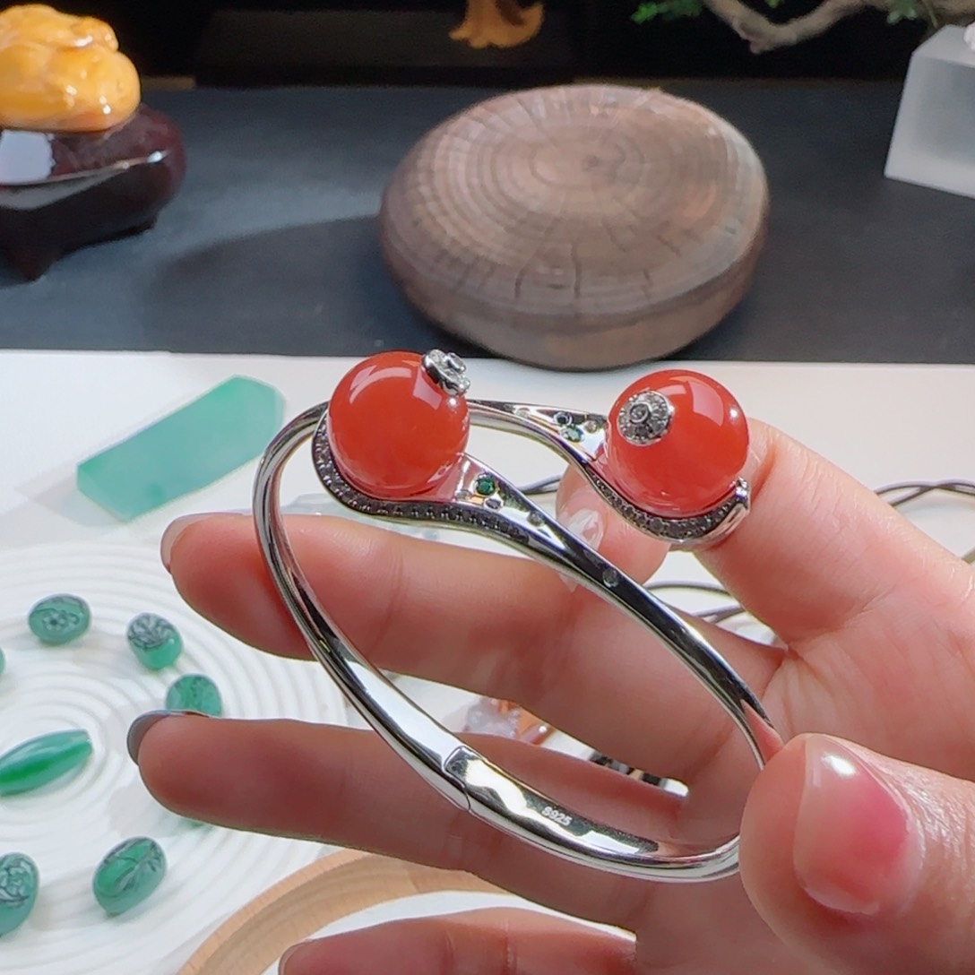 【闪购商品】南红玛瑙手镯银S925镶嵌橦
