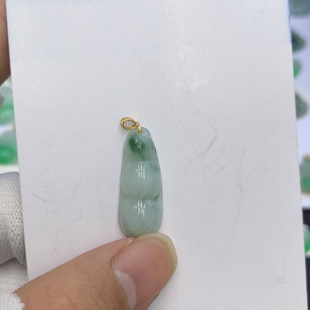 翡翠颈饰18K金镶嵌翡翠