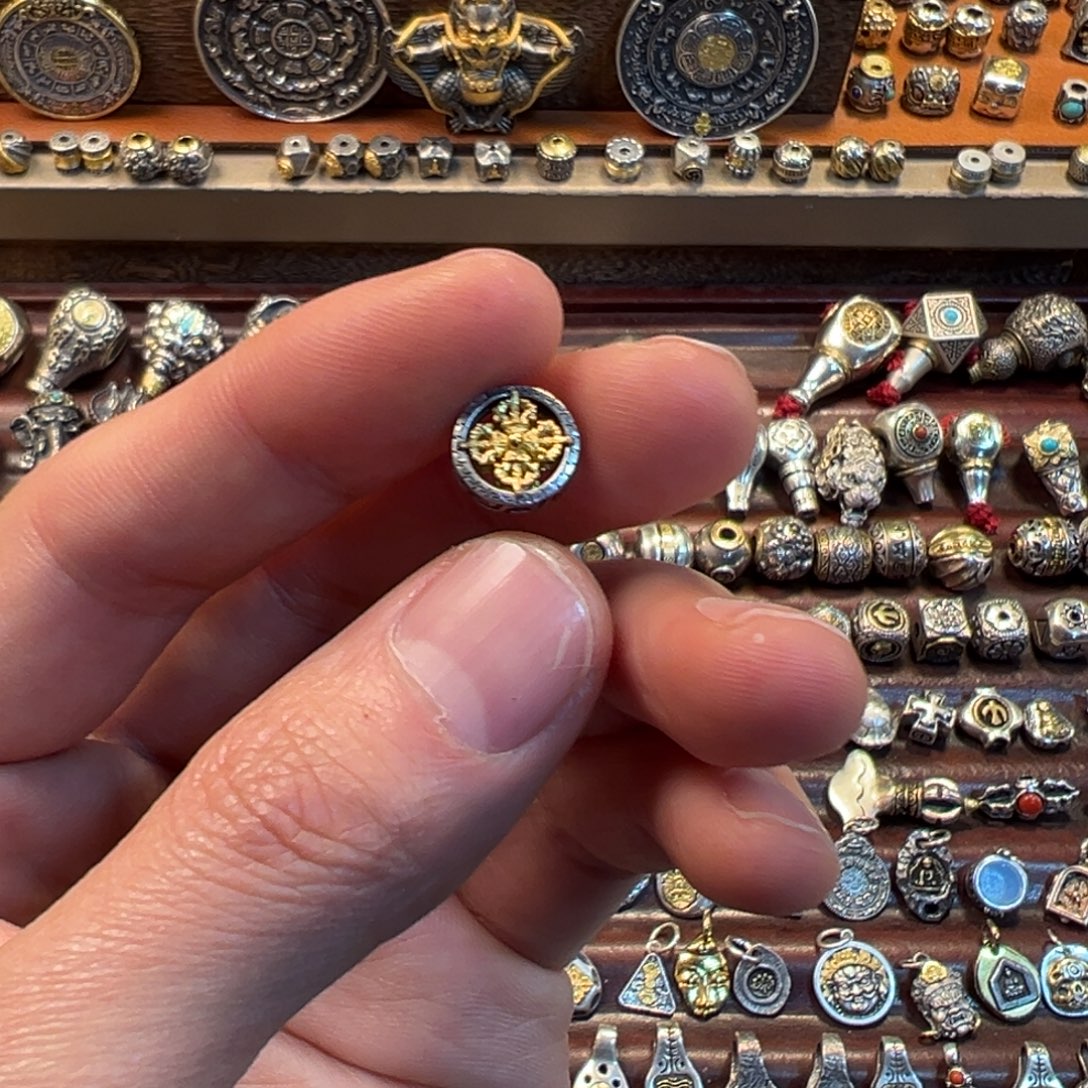 足银搭配示范白色