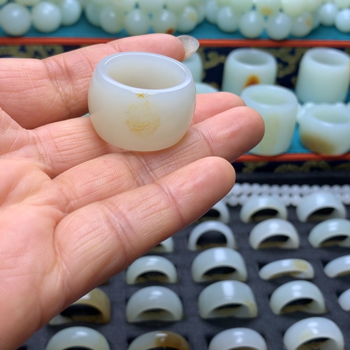 颈饰未镶嵌和田玉爱*秋