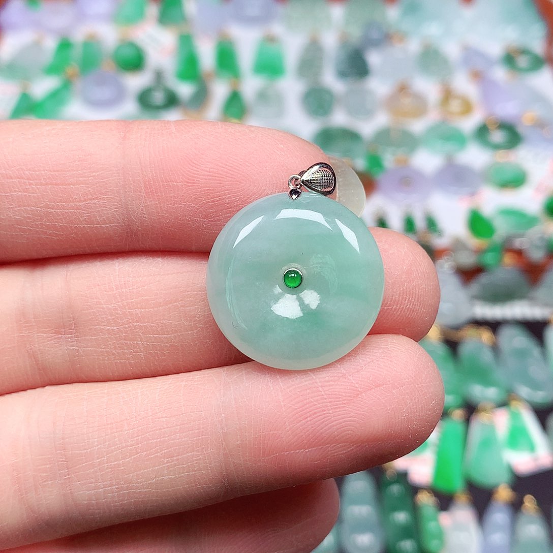 翡翠颈饰18K金镶嵌天然翡翠A货