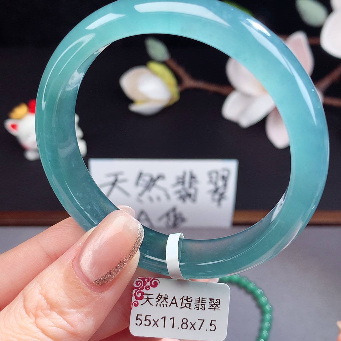 翡翠手镯（圆镯）未镶嵌