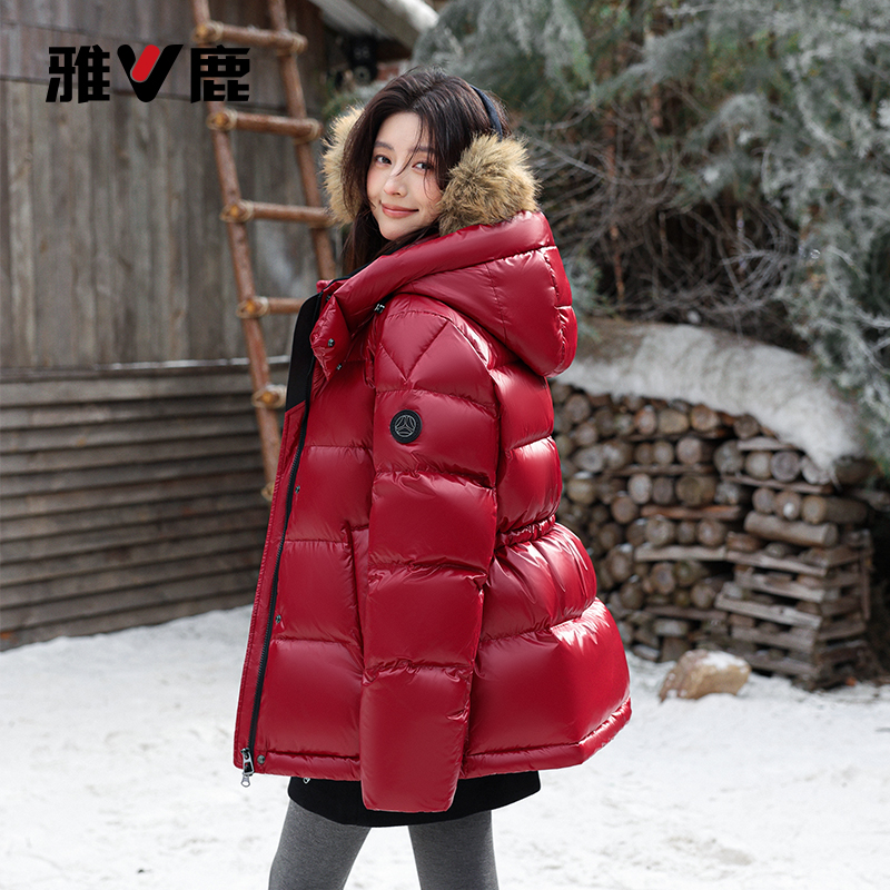 V/雅鹿新年红色短款羽绒服女2026年巨好看的连帽保暖冬季鸭绒外套
