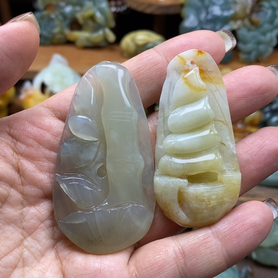 岫玉未镶嵌吊坠(不含链)微瑕