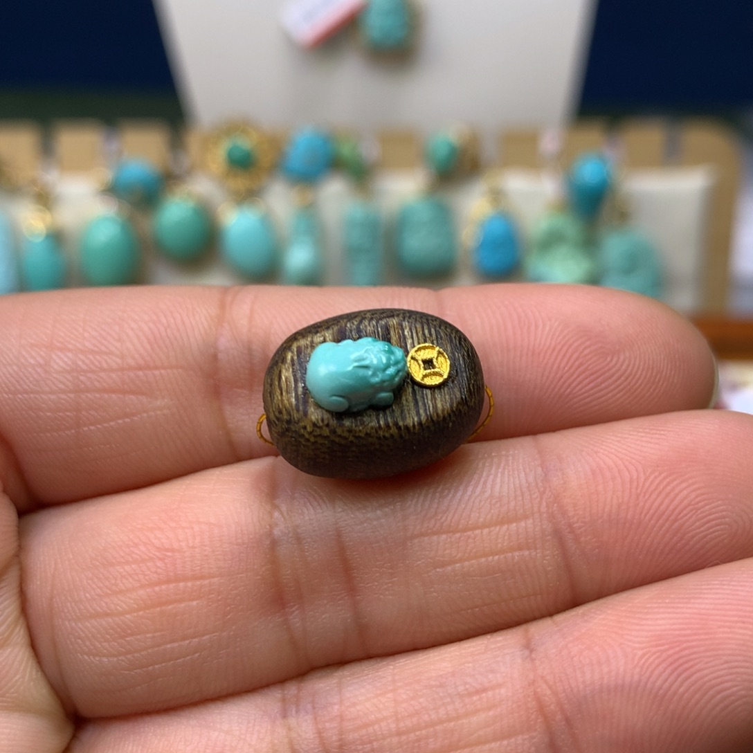 绿松石配饰未镶嵌